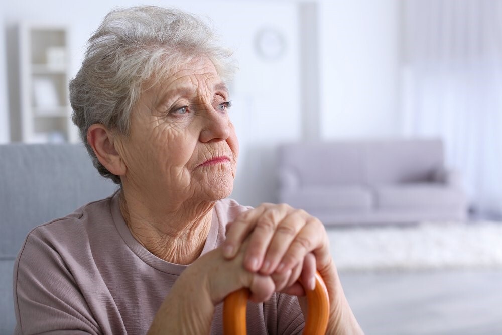 Депрессия у пожилого человека: причины, признаки, помощь